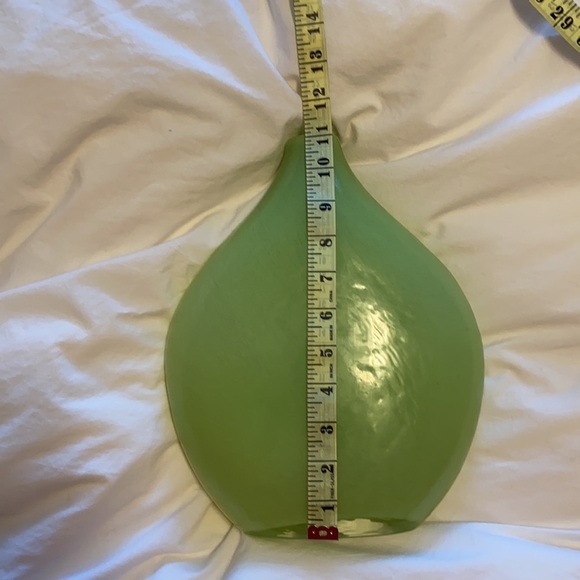 Green Vase Glass - Picture 5 of 7